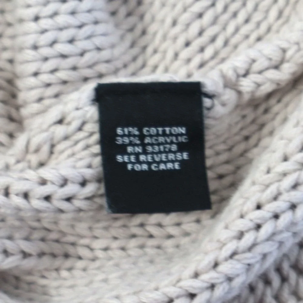 Premise cable knit